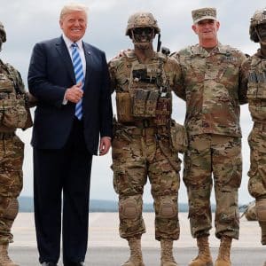 Prezident SSHA Donalda Tramp podtverdil chto amerikanskie voi ska pokinut Siriyu x