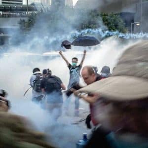 Umar Bashir protivostoit volne protestov x