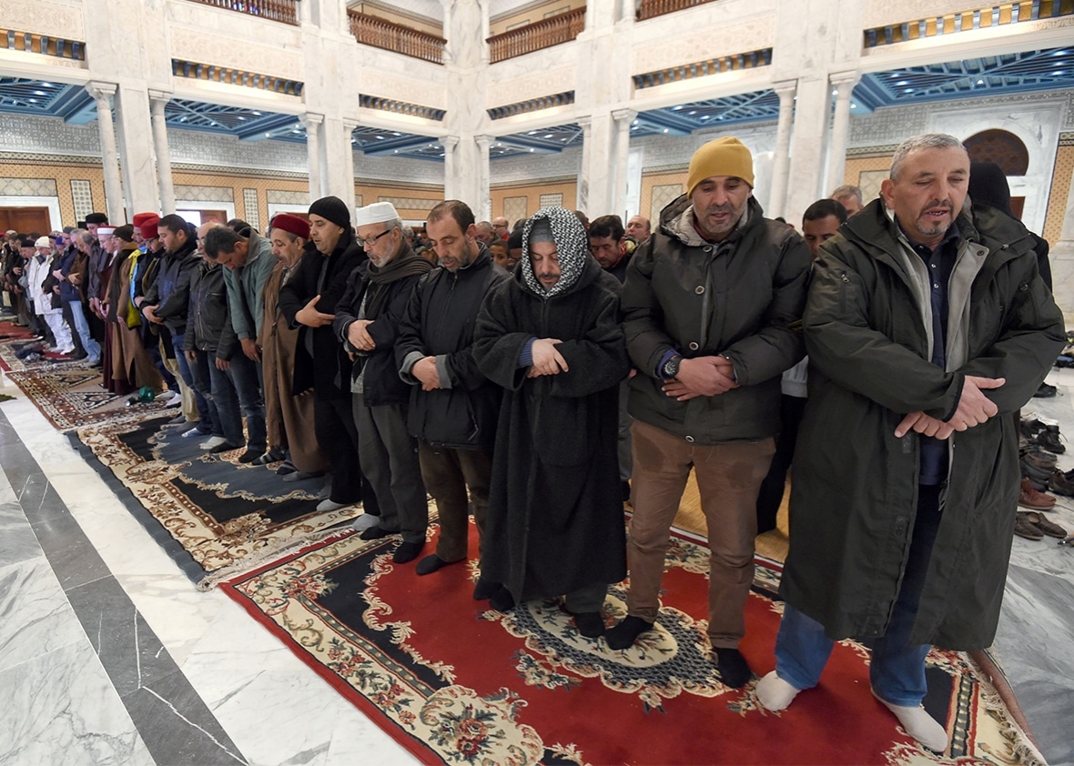 Esli vy lyubite Poslannika Allaha s.a.s. togda speshite k ustanovleniyu Halifata kak eto sdelal on v svoi den rozhdeniya