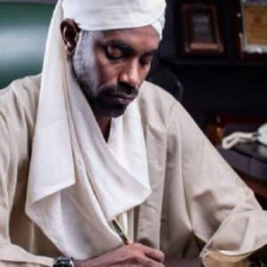 SHariat zapreshhaet priostanavlivat provedenie pyatnichnyh i kollektivnyh namazov v mechetyah x