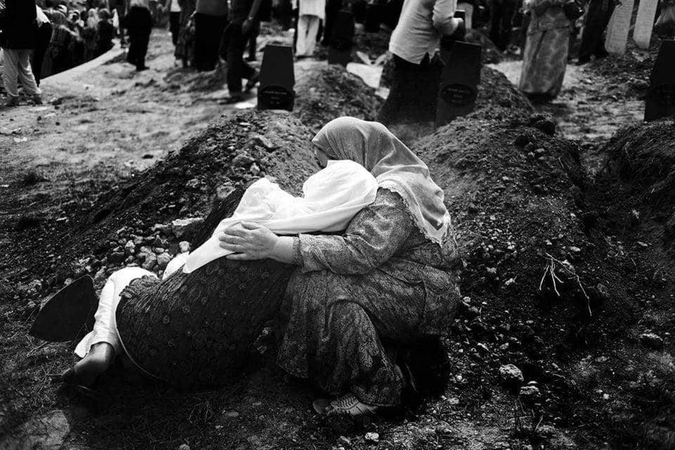 CHetvert veka nezazhivshei rany ot rezni v Srebrenitse